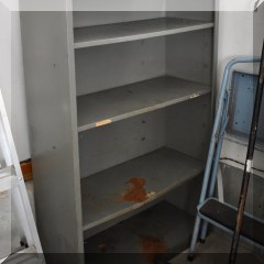 F82. Metal shelving. 